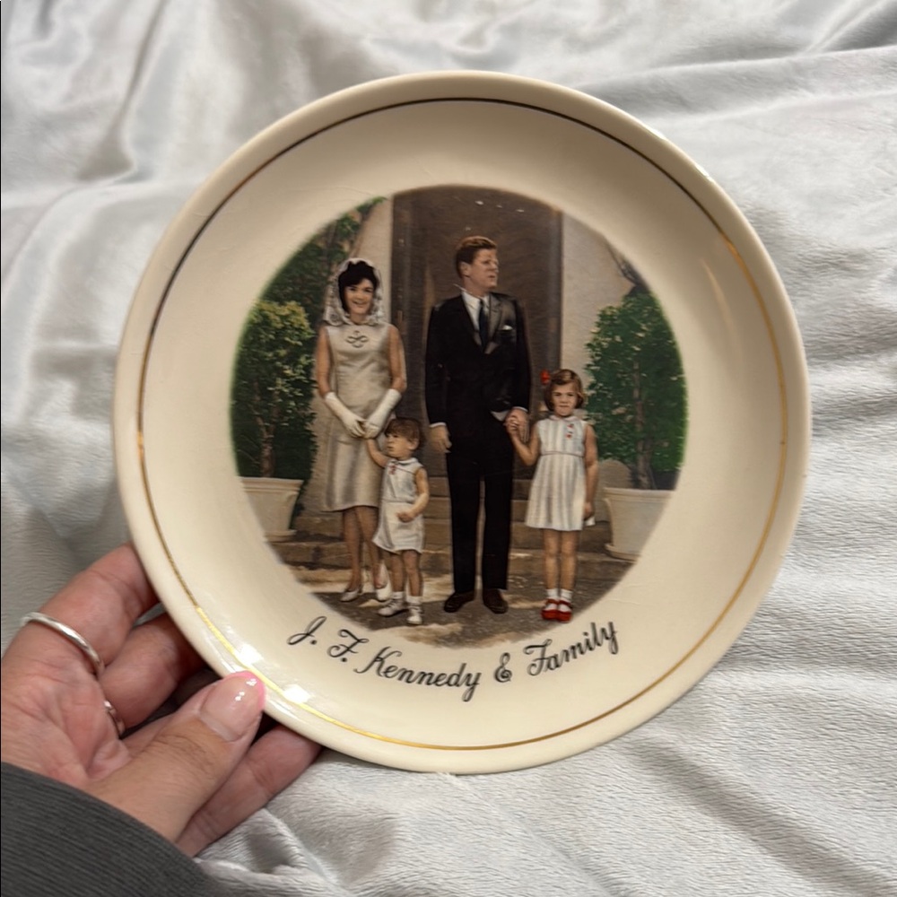 J.F. Kennedy & Family Decorative Plate